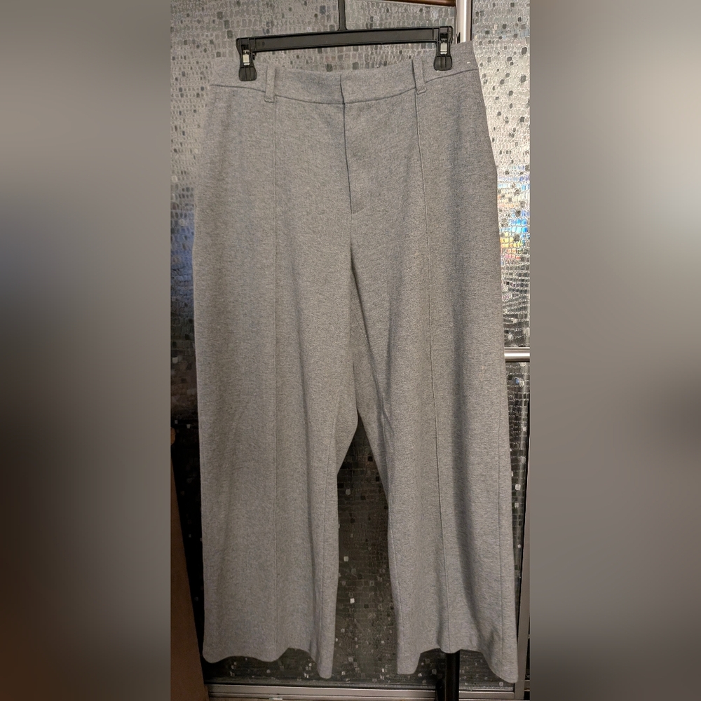 Uniqlo Wide Leg Pants in Light Gray